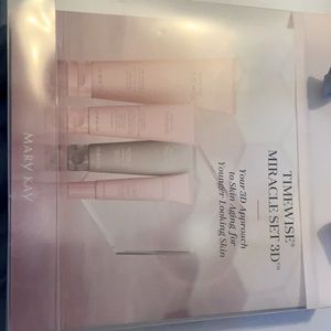 Mary Kay Timewise 3D Miracle Set, Normal to Dry